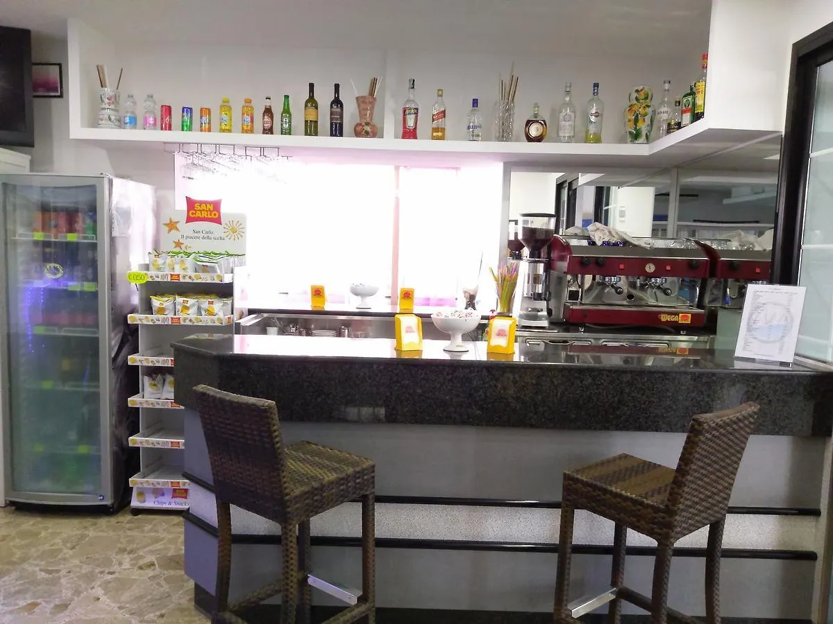 Hotel Annamare Rimini 3*,