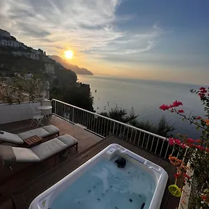 seajewelsdeluxurysuites.hotels-amalfi.com/